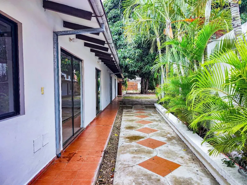 Local comercial de 893 m² en venta en el centro, calle Ballivián: foto 12 de 20