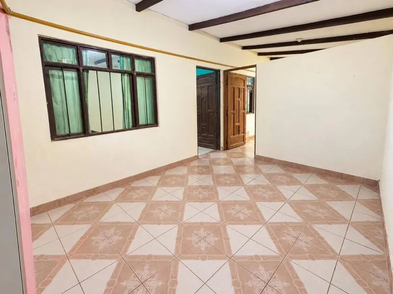 Casa de 3 dormitorios con local comercial en venta en la Zona Sur: foto 2 de 10