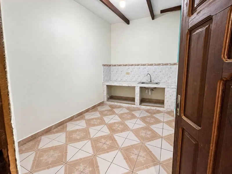 Casa de 3 dormitorios con local comercial en venta en la Zona Sur: foto 3 de 10
