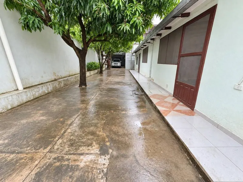 Casa de 3 dormitorios con local comercial en venta en la Zona Sur: foto 4 de 10