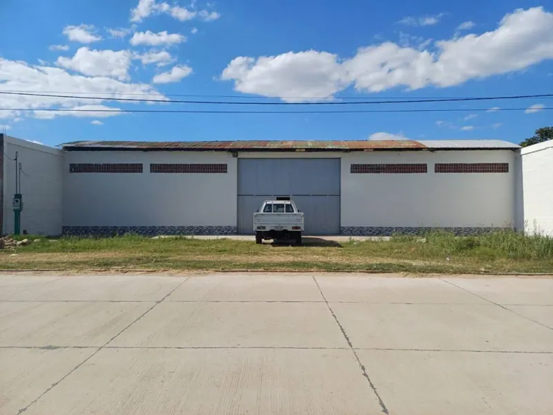 Galpón de 638,40 m² con oficina en alquiler en la Zona Sur
