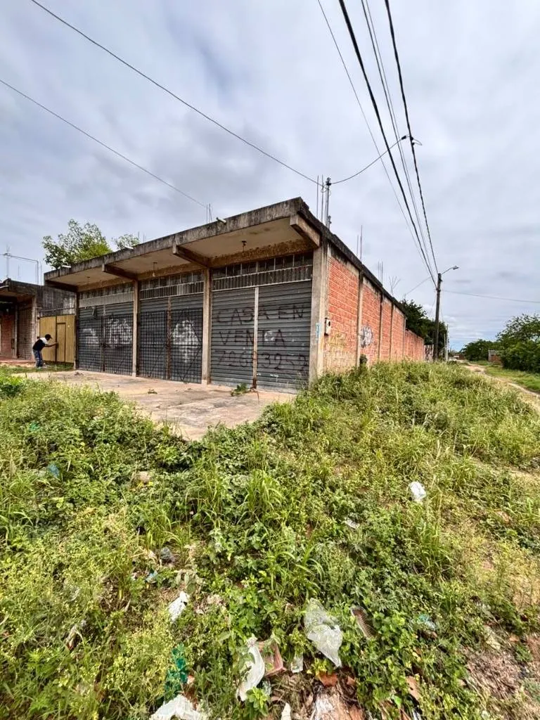 Casa de 2 dormitorios en venta en la Zona Sur, terreno de 450 m²
