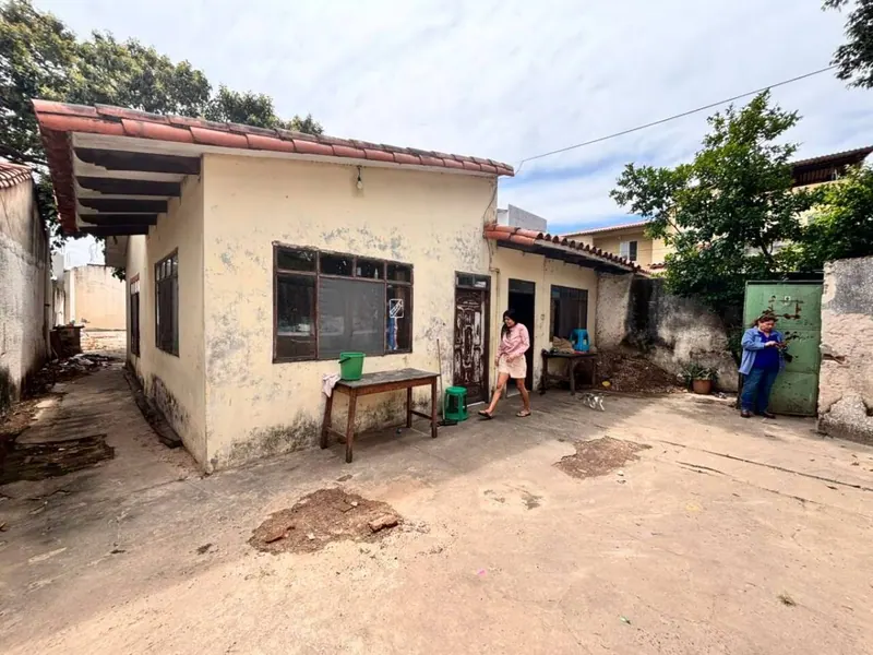 2-bedroom house for sale on Av. Plan 3000, South Zone: foto 2 de 5