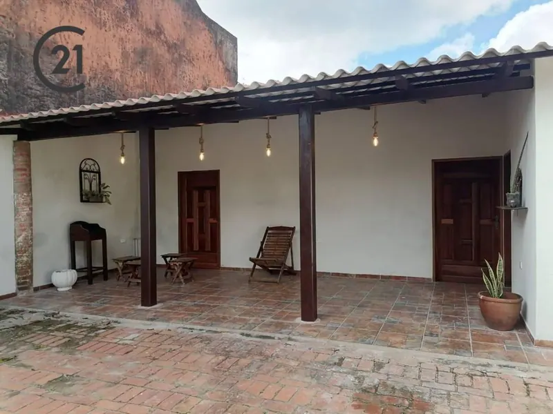 Casa de uso comercial en anticrético a 2 cuadras de la plaza de Warnes: foto 2 de 8