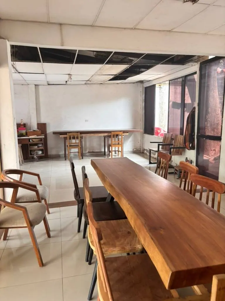 Casa de 4 dormitorios en venta en la Zona Sur, av. María Auxiliadora: foto 2 de 9