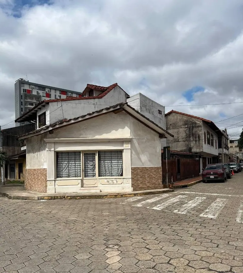 Corner house with commercial space for sale downtown, 76 m²: foto 2 de 8