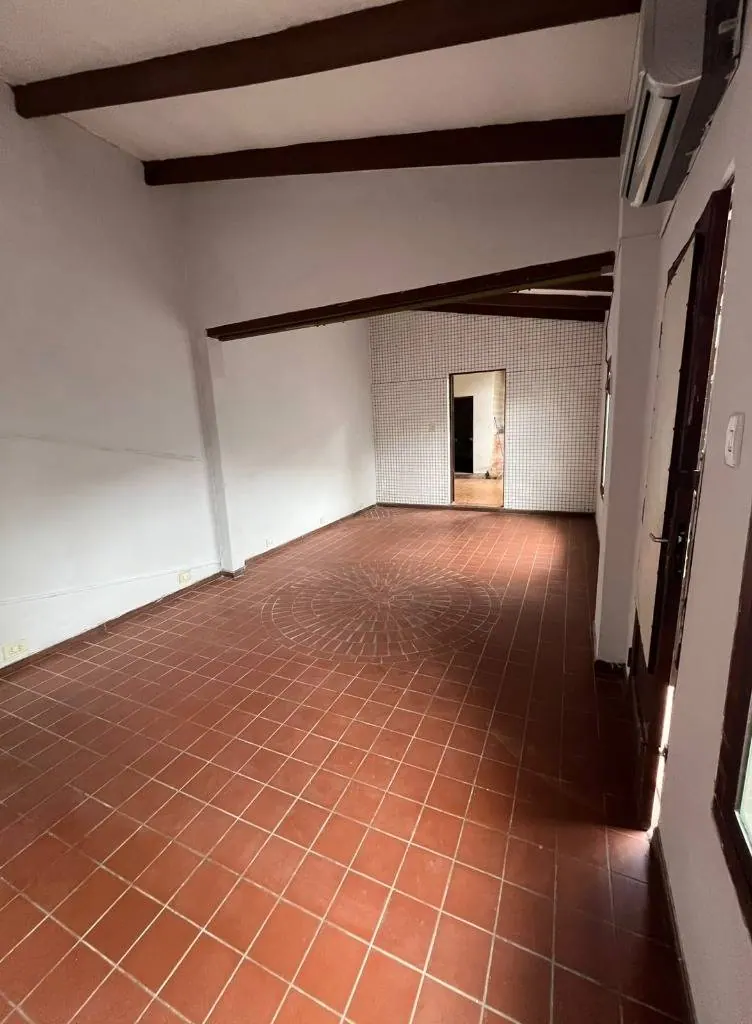 Corner house with commercial space for sale downtown, 76 m²: foto 3 de 8