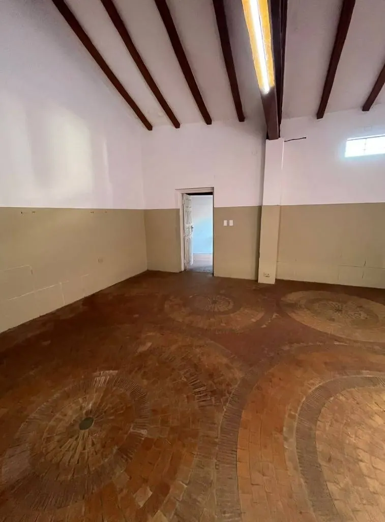 Corner house with commercial space for sale downtown, 76 m²: foto 6 de 8