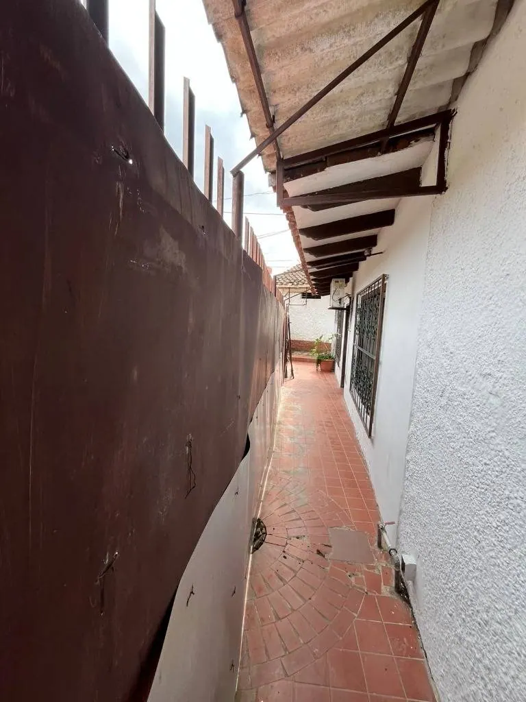 Corner house with commercial space for sale downtown, 76 m²: foto 8 de 8