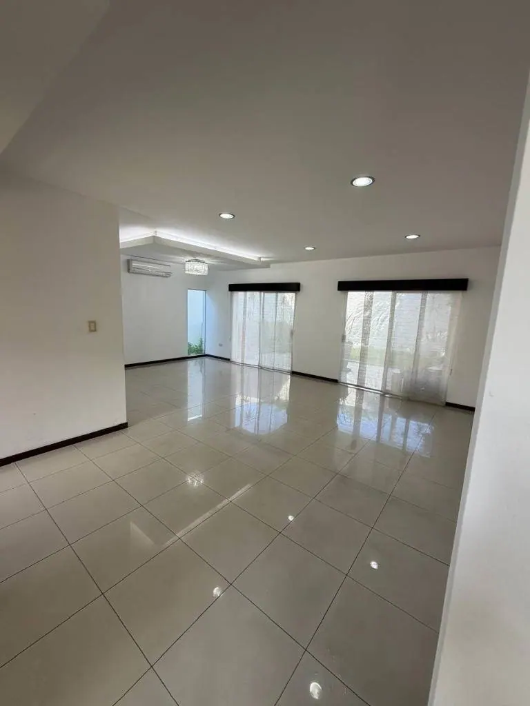 Casa de 3 dormitorios en venta en el condominio Brisas Las Palmas: foto 2 de 21
