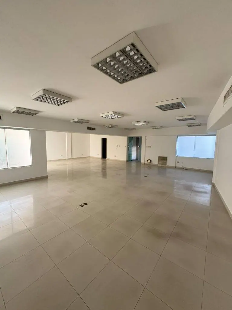 Oficina de 116 m² en venta en el centro, edificio corporativo: foto 5 de 14