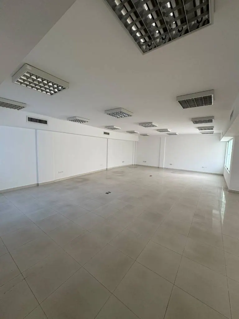 Oficina de 116 m² en venta en el centro, edificio corporativo: foto 9 de 14