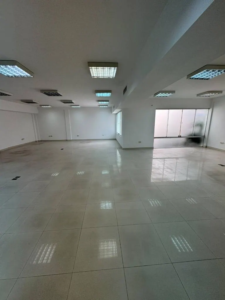 Oficina de 116 m² en venta en el centro, edificio corporativo: foto 13 de 14