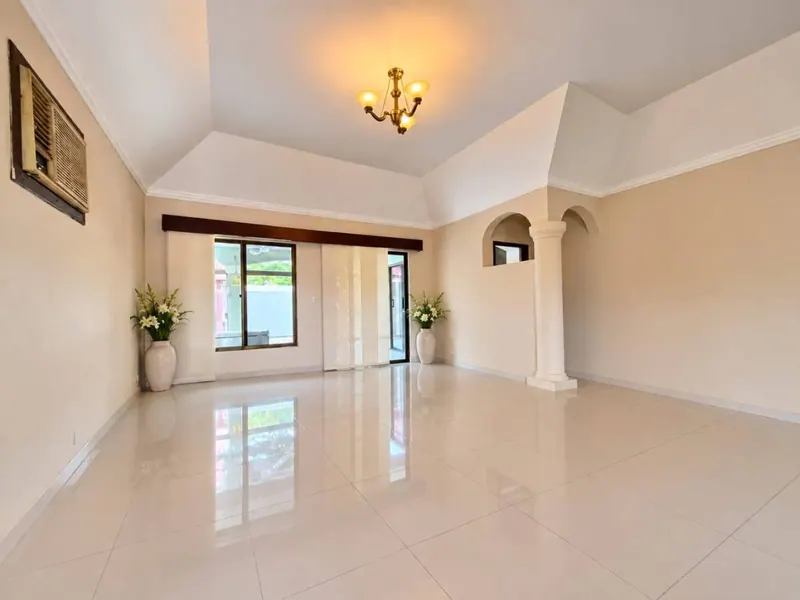 3-bedroom house for sale in the Centurias gated community, Av. Banzer: foto 3 de 24