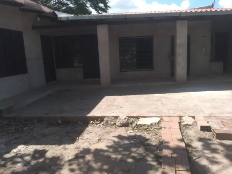 Casa en venta en Cotoca, terreno de 311 m²: foto 3 de 5