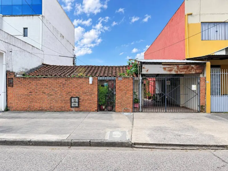 Casa en venta en el barrio Braniff, Zona Sur, Av. Santos Dumont