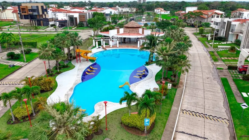 Terreno de 444,22 m² en venta en el Urubó: foto 1 de 16