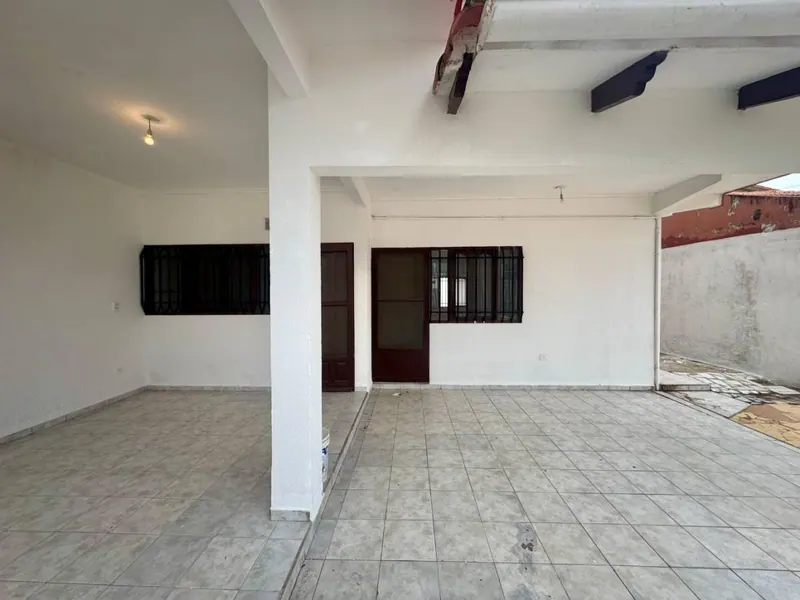 Casa de 3 dormitorios en venta en la urbanización Cotoca, Zona Este: foto 2 de 23