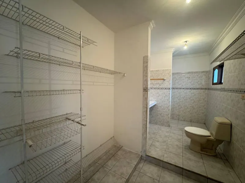 Casa de 3 dormitorios en venta en la urbanización Cotoca, Zona Este: foto 16 de 23