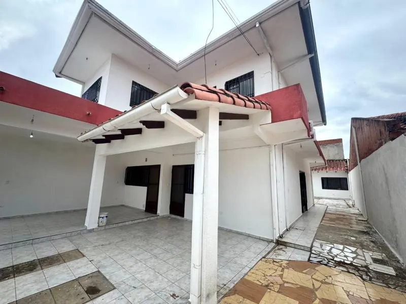 Casa de 3 dormitorios en venta en la urbanización Cotoca, Zona Este: foto 21 de 23