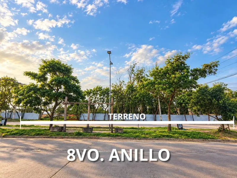 Terreno en esquina de 6.677 m² en venta sobre el 8vo anillo: foto 1 de 1