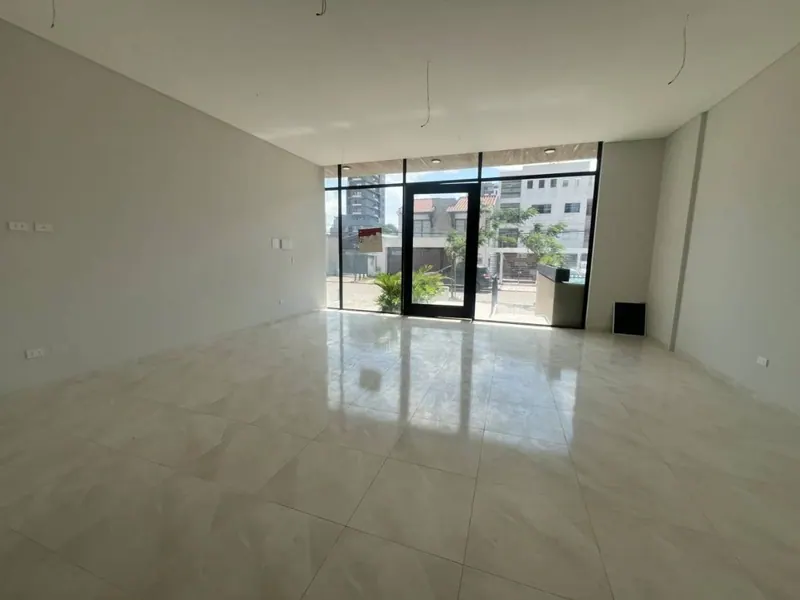 98.96 m² commercial space for sale in the Garden building, Equipetrol: foto 2 de 8
