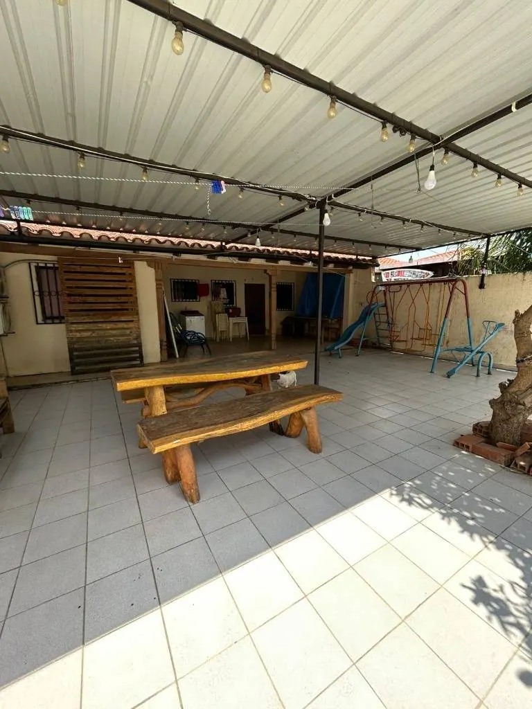 Casa con tienda comercial en venta en la Zona Sur, Radial 13: foto 4 de 11