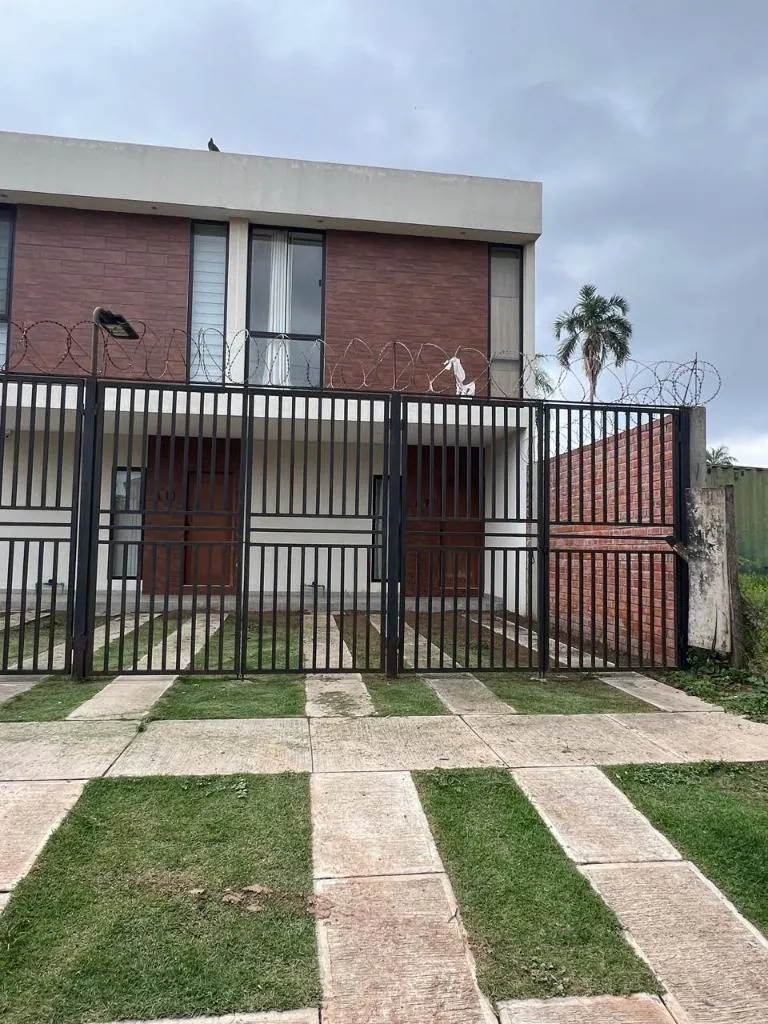 Furnished 2-bedroom house in a gated community for sale in the North: foto 1 de 10