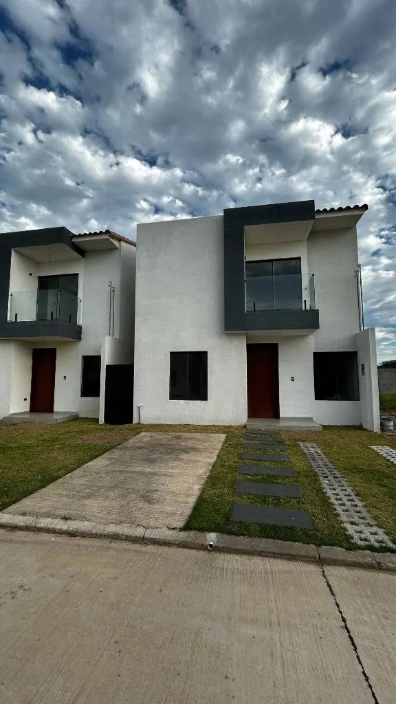 Casa de 3 dormitorios en venta en el condominio Paraíso Norte 1: foto 1 de 7