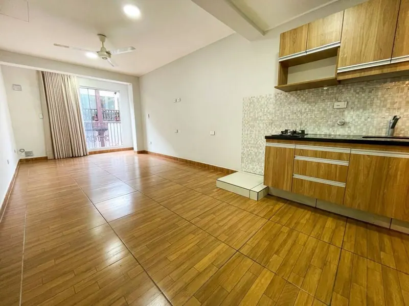 Studio with balcony for rent downtown, 35 m²: foto 1 de 11