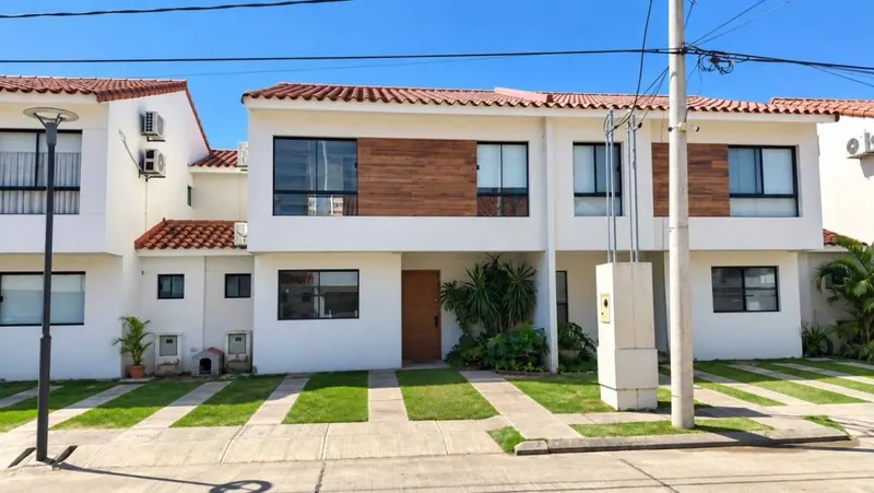 3-bedroom house for sale in the Eivissa gated community, North Zone: foto 1 de 16