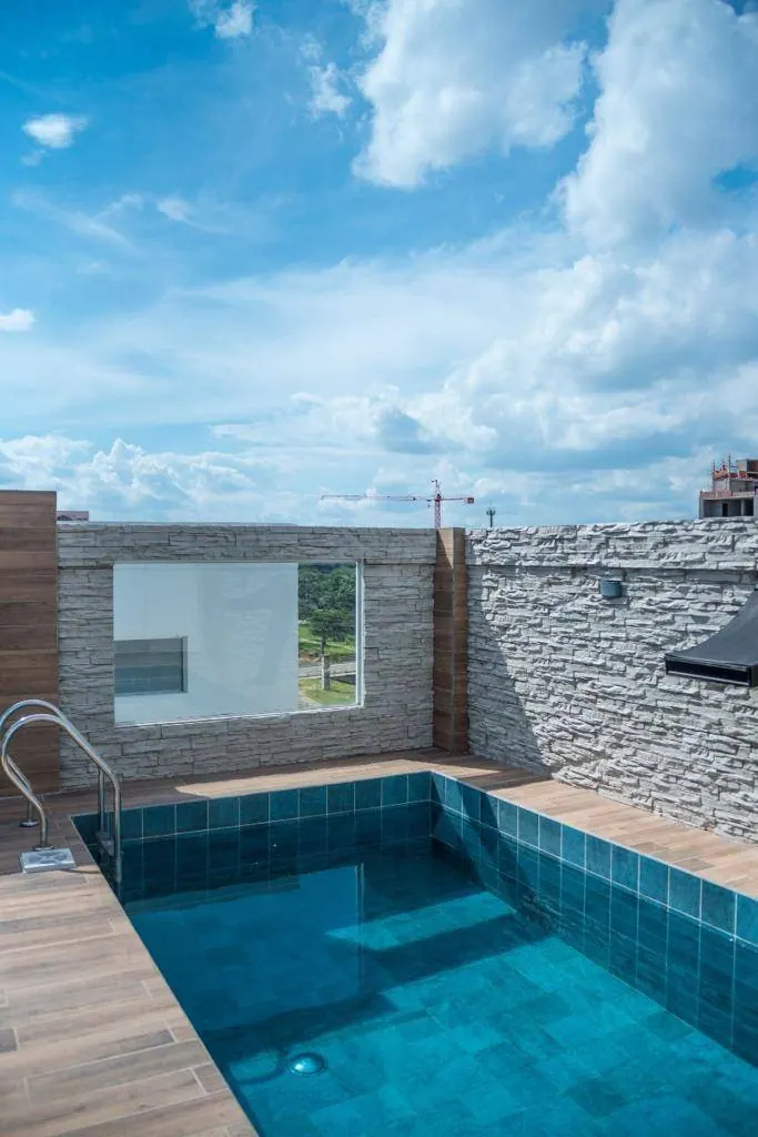 Departamento de 2 dormitorios en venta en condominio Cruz, Equipetrol: foto 12 de 13