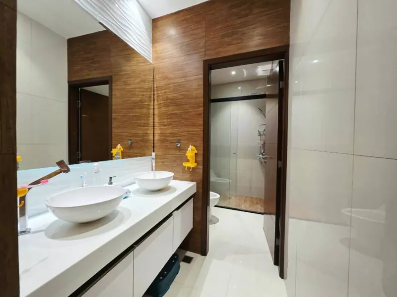 Casa de 3 dormitorios en venta en la Zona Norte, av. Banzer: foto 3 de 15