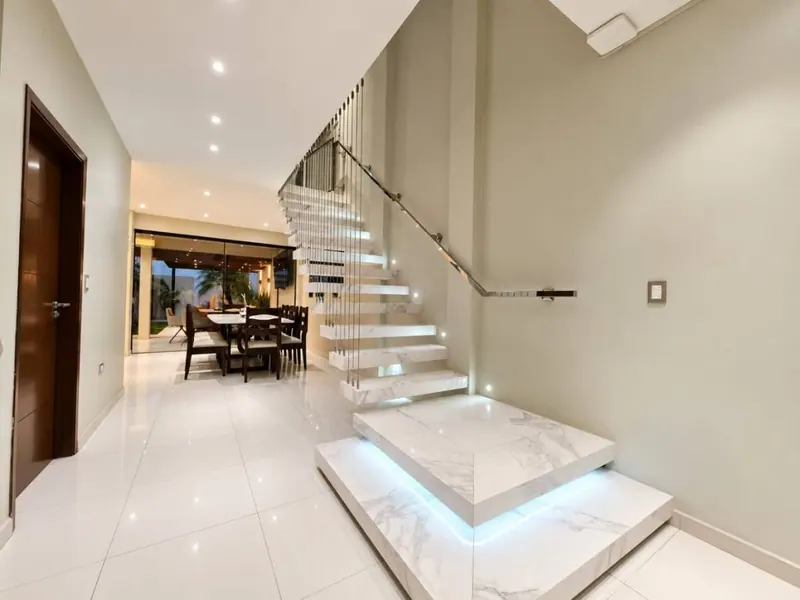 Casa de 3 dormitorios en venta en la Zona Norte, av. Banzer: foto 4 de 15