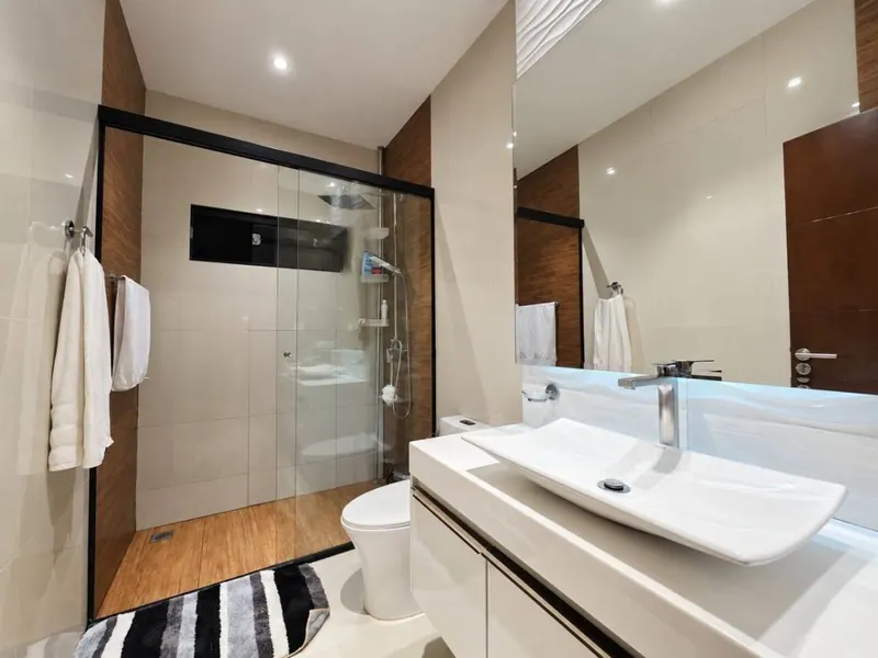 Casa de 3 dormitorios en venta en la Zona Norte, av. Banzer: foto 5 de 15