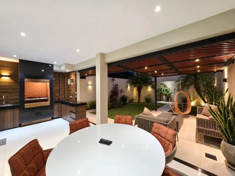 Casa de 3 dormitorios en venta en la Zona Norte, av. Banzer: foto 7 de 15