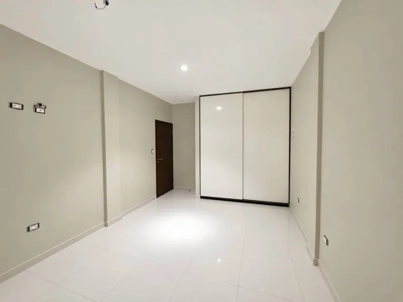 Casa de 3 dormitorios en venta en la Zona Norte, av. Banzer: foto 14 de 15