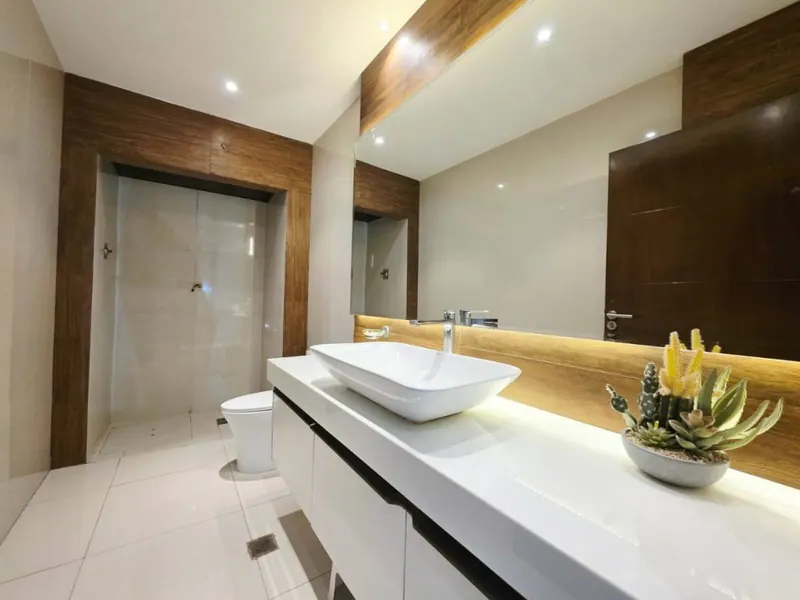 Casa de 3 dormitorios en venta en la Zona Norte, av. Banzer: foto 15 de 15