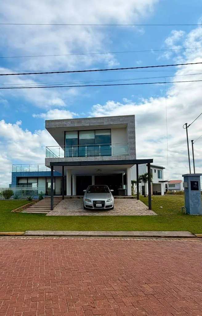 Casa de 4 dormitorios en venta en el condominio Mar Adentro, Urubó: foto 3 de 13