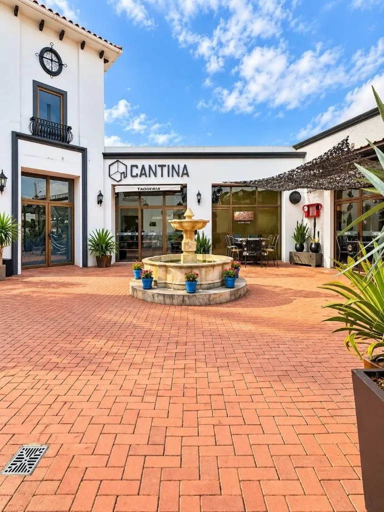 Local comercial de 67 m² en alquiler en Villa Bonita, Urubó: foto 5 de 9