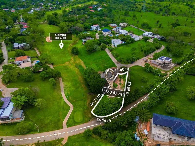 Terreno de 1.160,47 m² en venta en Urubó Golf, con acción: foto 4 de 8