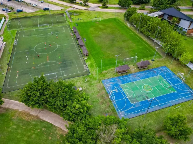 Terreno de 1.160,47 m² en venta en Urubó Golf, con acción: foto 8 de 8