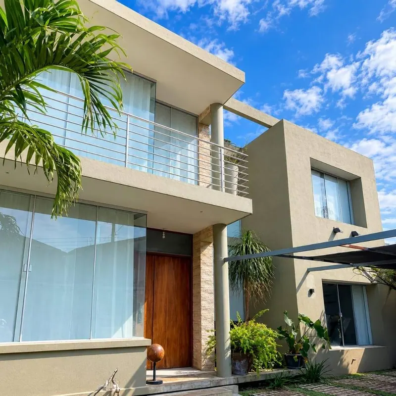 Casa de 4 dormitorios con piscina en venta en la Zona Oeste: foto 1 de 12
