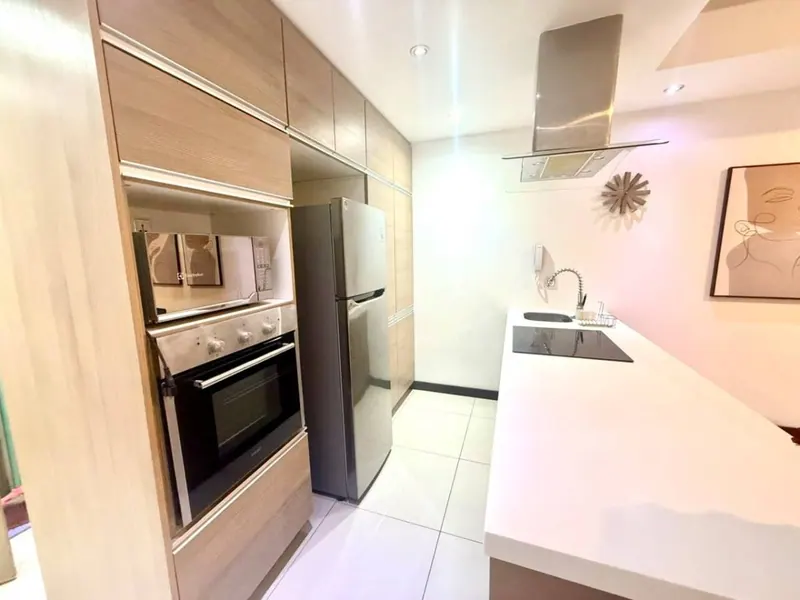 Monoambiente amoblado en venta en el edificio Sky Onix, Equipetrol