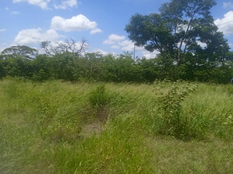 1,168 m² corner lot for sale in Cotoca, Antártida neighborhood: foto 2 de 5