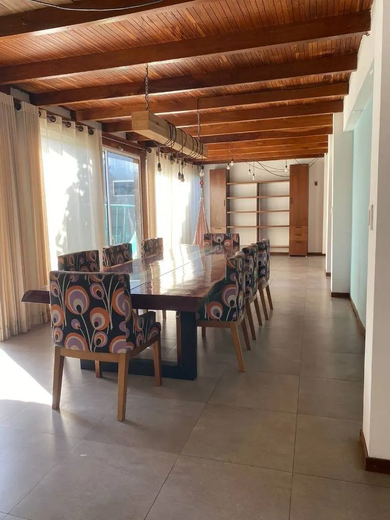Casa con oficina independiente en venta en la Av. Roca y Coronado: foto 5 de 17