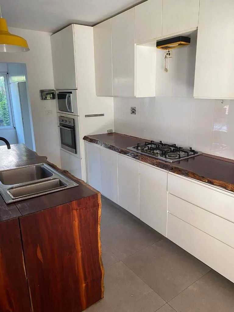 Casa con oficina independiente en venta en la Av. Roca y Coronado: foto 7 de 17