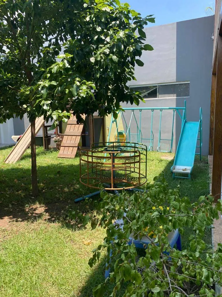 Casa con oficina independiente en venta en la Av. Roca y Coronado: foto 12 de 17