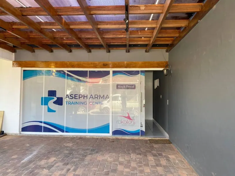 Casa con oficina independiente en venta en la Av. Roca y Coronado: foto 13 de 17