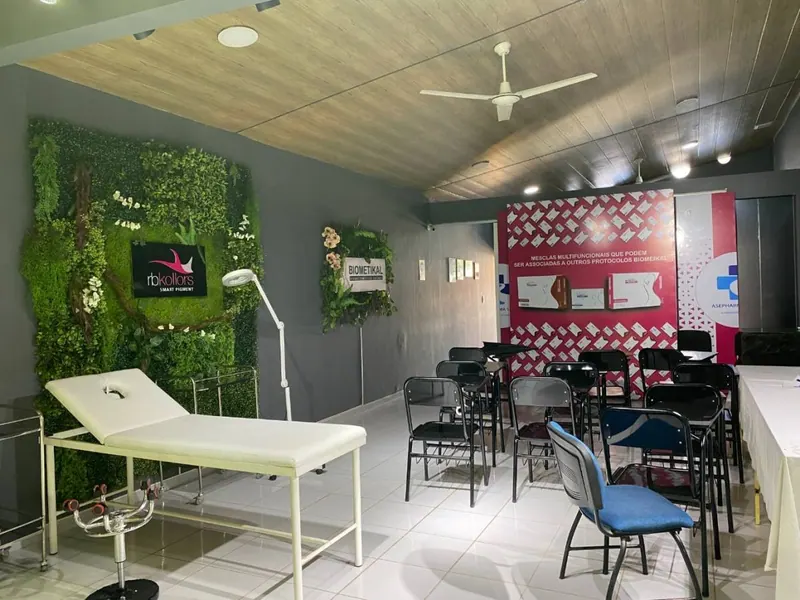 Casa con oficina independiente en venta en la Av. Roca y Coronado: foto 14 de 17